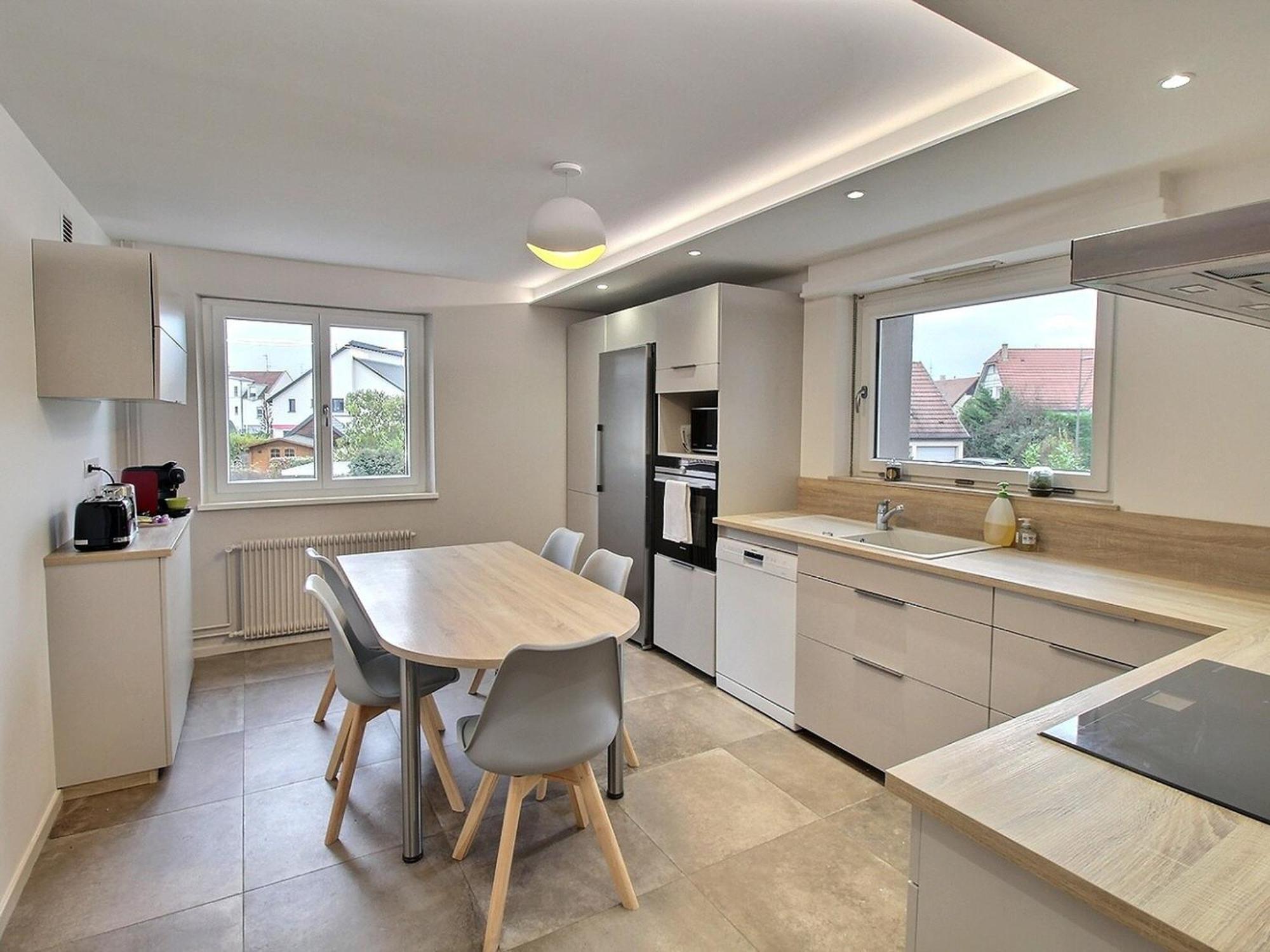 Hébergement de vacances Maison Spacieuse A Colmar, 5 Chambres, Terrasse, Wifi, Parking Gratuit - Fr-1-722-12 *